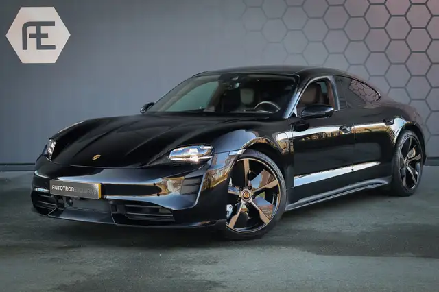 Porsche Taycan Turbo 93 kWh | PASSENGER DISPLAY | ADAPTIVE CRUISE