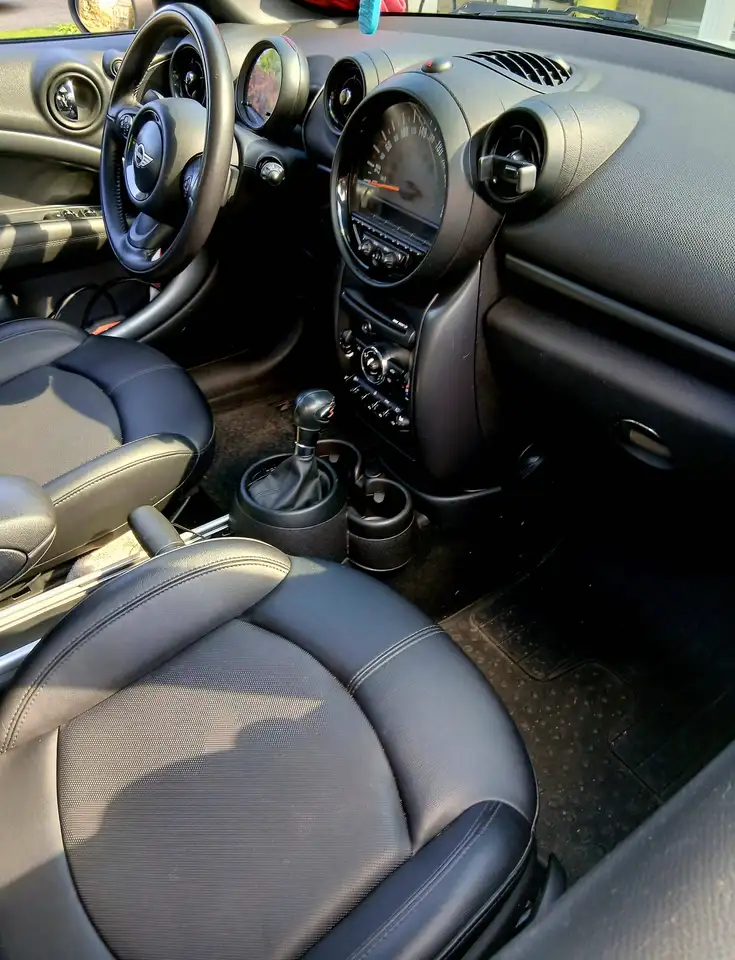 MINI Cooper Countryman снимка MINI Cooper Countryman