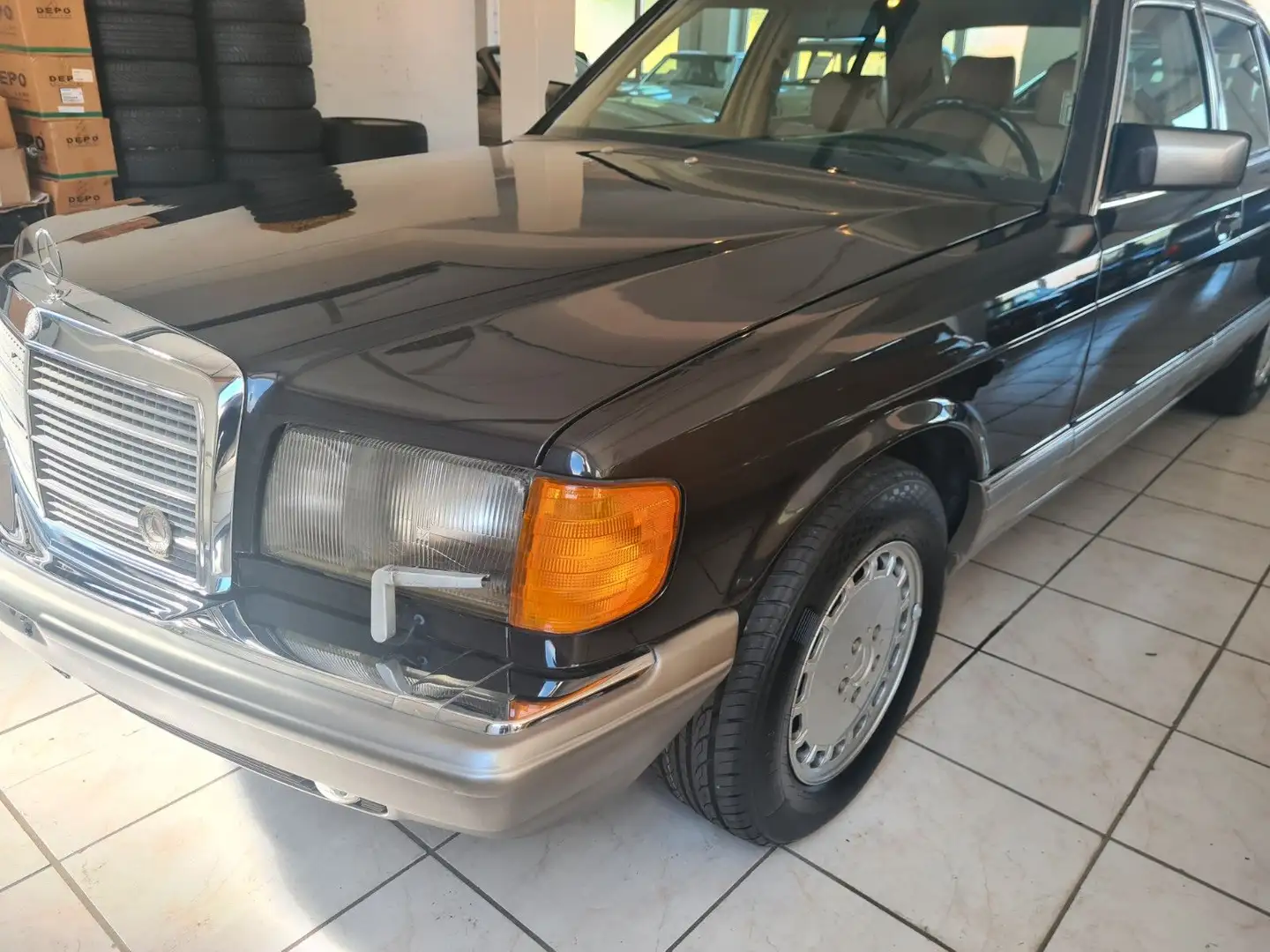 Mercedes-Benz 560 SEL Fekete - 2