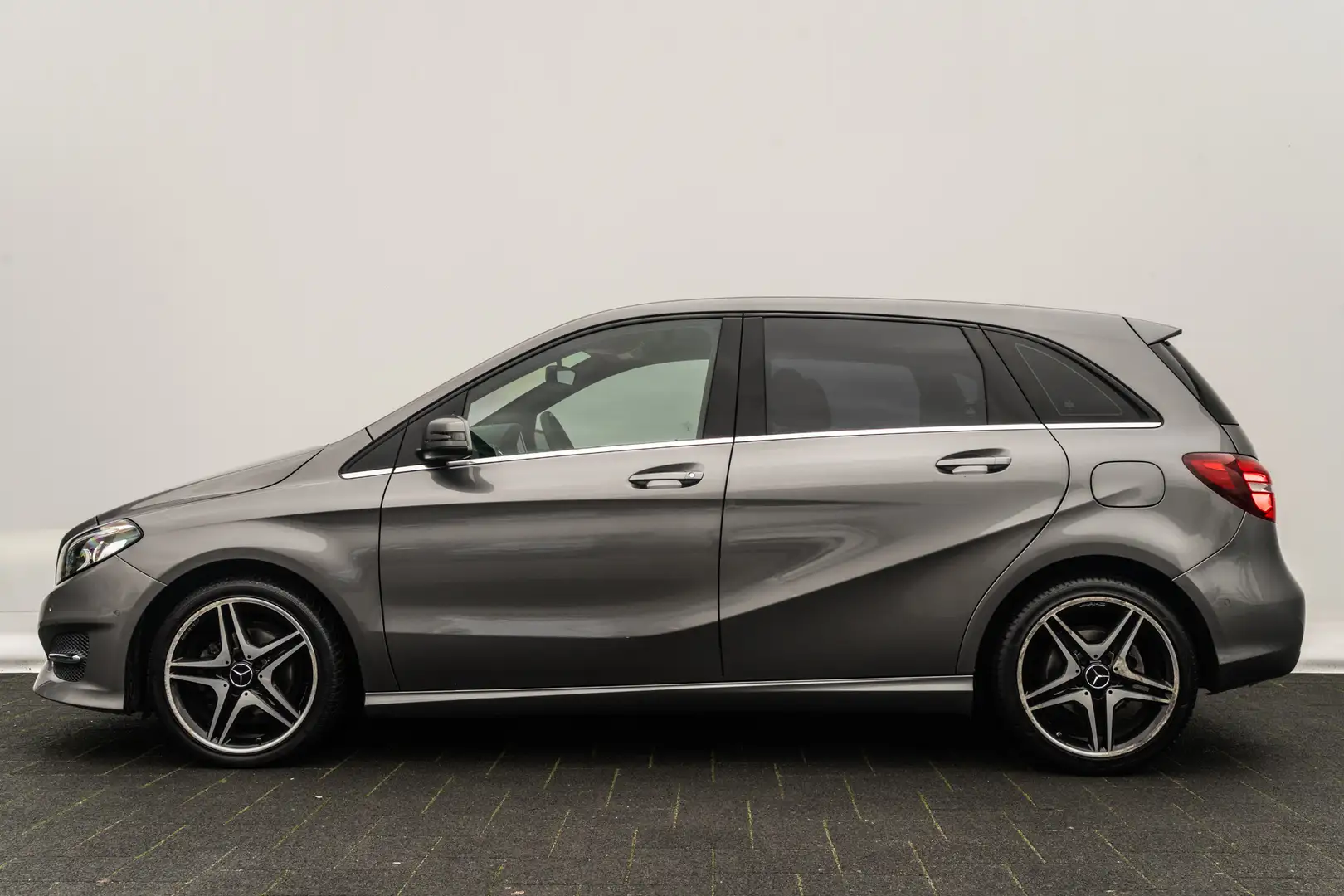 Mercedes-Benz B 180 CDi Lease Edition | 18 inch LMV | Airco | PDC | Ge Grijs - 2