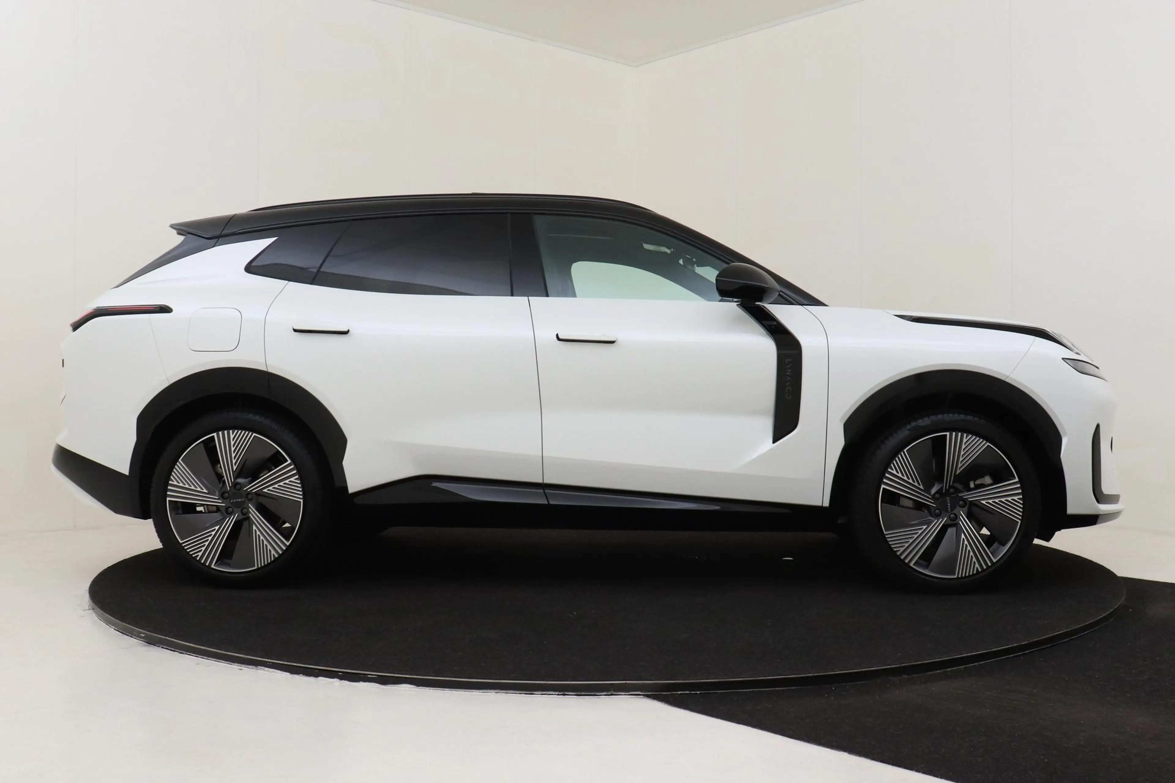 Lynk & Co 08 1.5 PHEV MORE -PANO.DAK|ADAP.CRUISE|HARMAN/KARDON| — photo 13