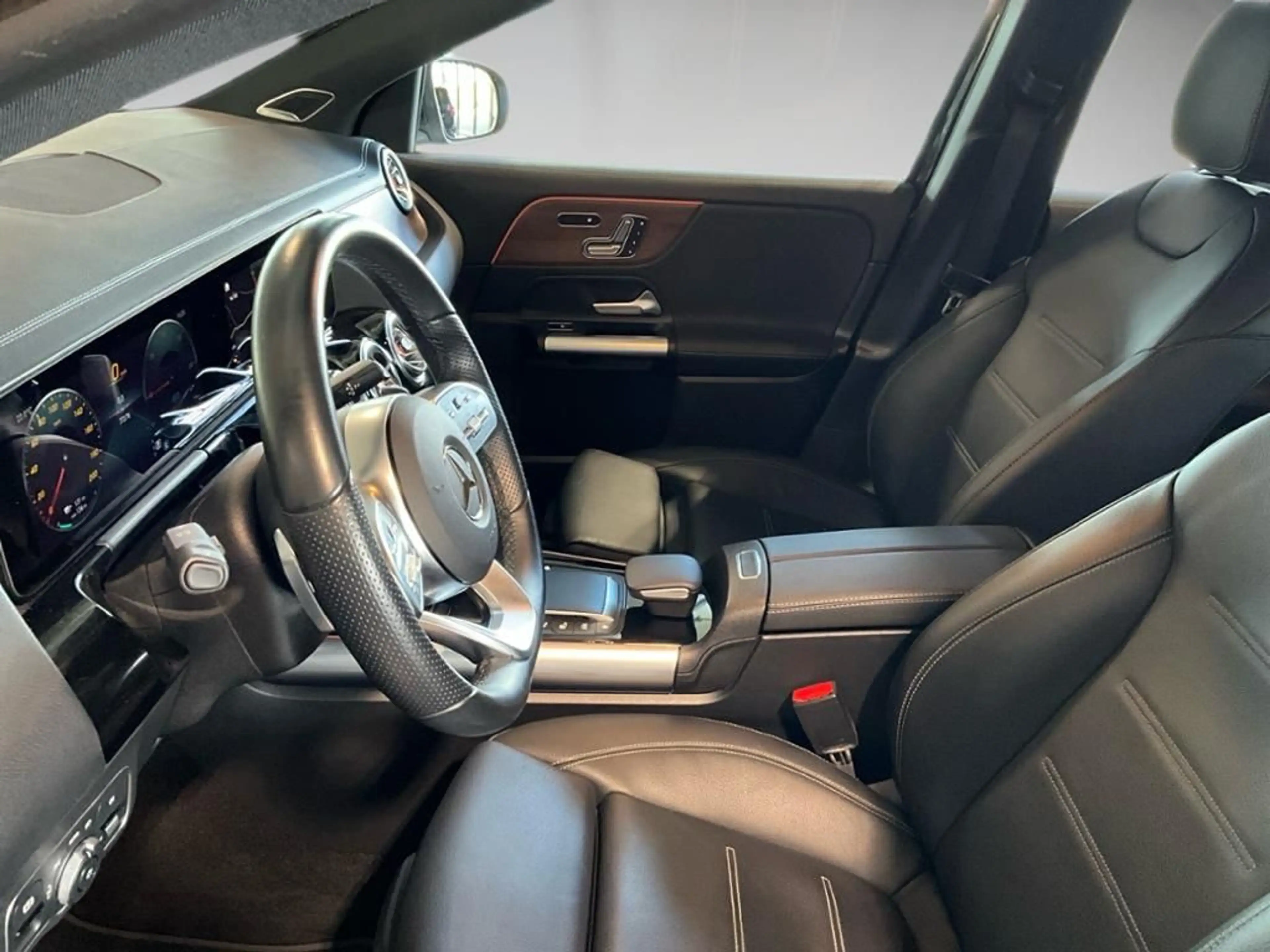 Mercedes-Benz EQA 250+ AMG Line ACC AUT HUD Kam. KeyLess LED — photo 12