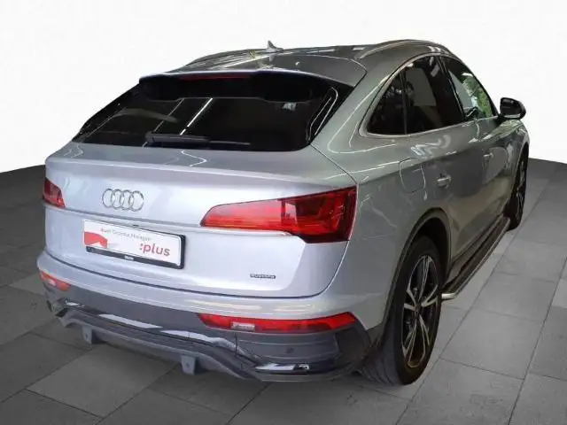 Audi Q5 view 3