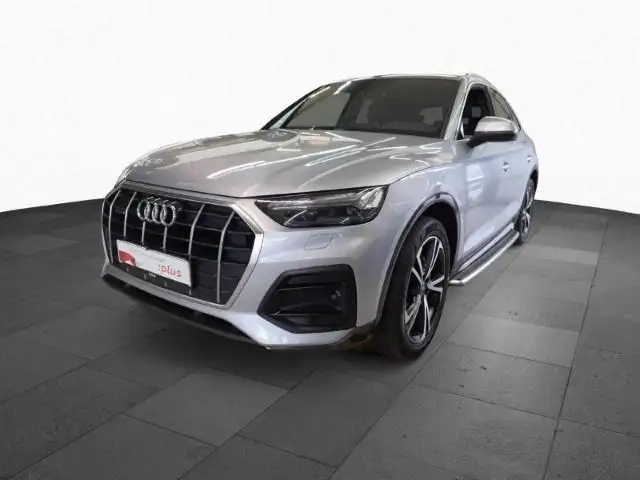 Audi Q5 view 2
