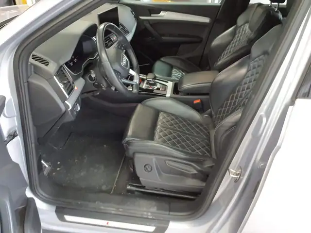 Audi Q5 view 4