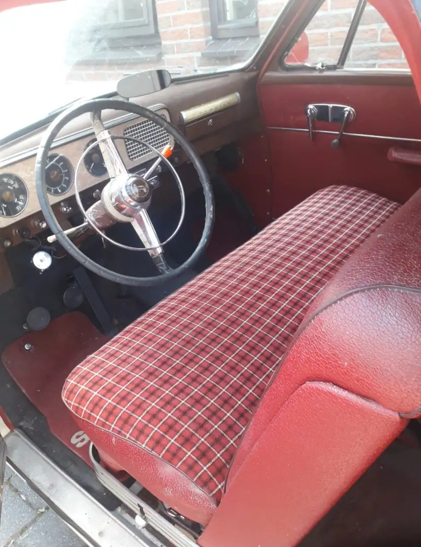 Studebaker Champion Starlicht Coupe Beige - 2