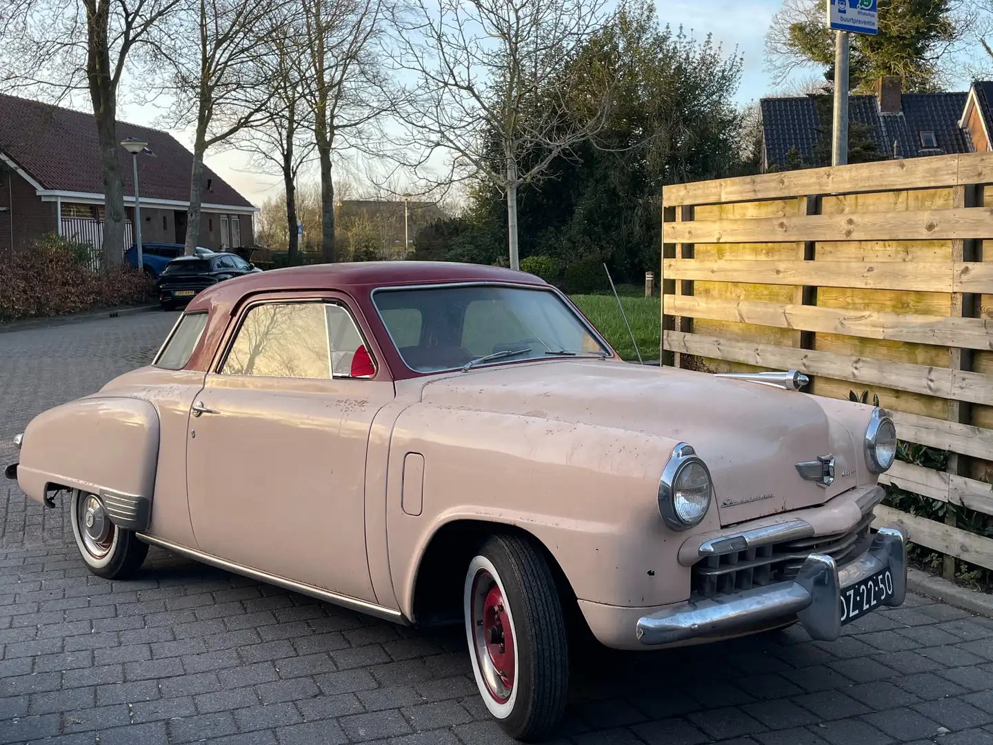 Studebaker Champion Starlicht Coupe Beige - 1