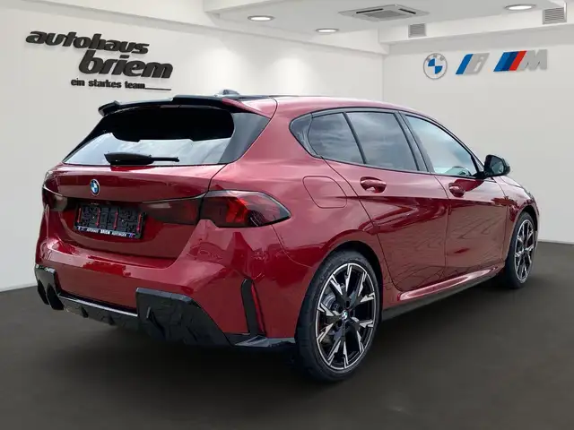 BMW 1 Series view 3