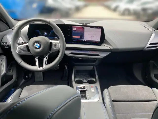 BMW 1 Series view 10