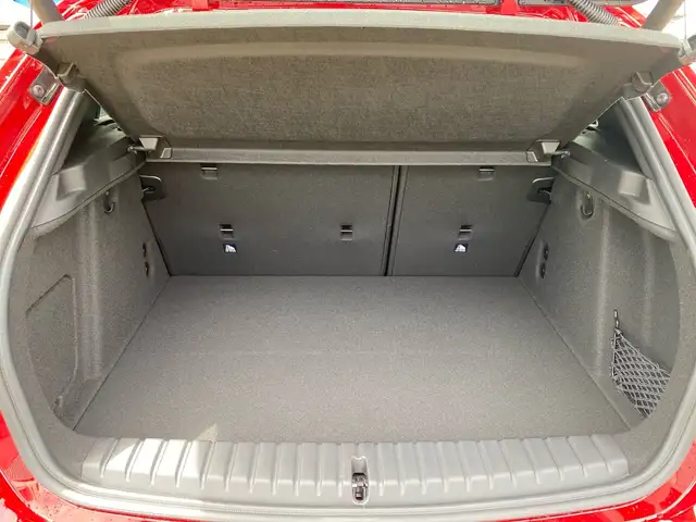 BMW 1 Series view 12