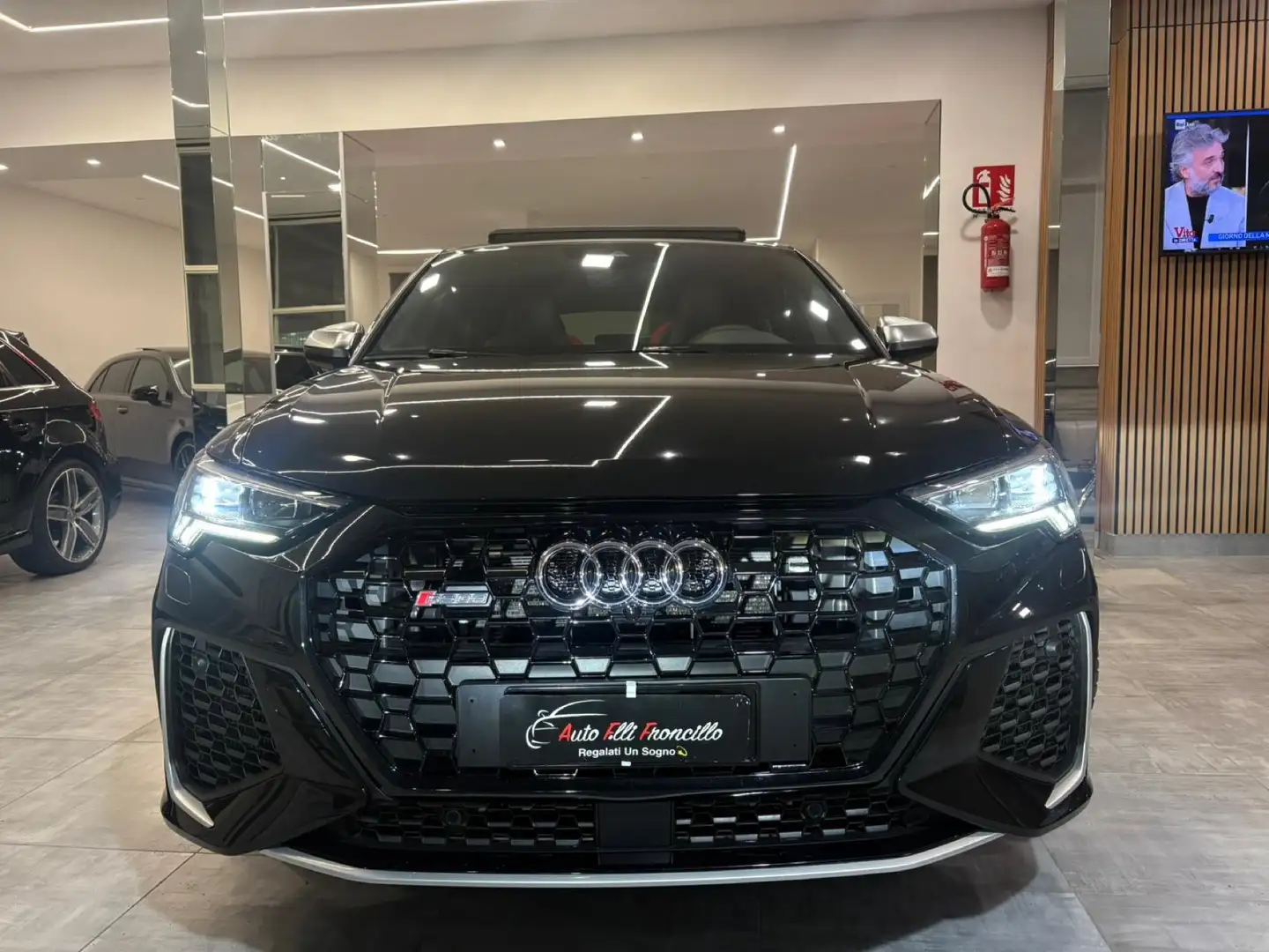Audi RS Q3 Sportback 2.5 quattro s-tronic Schwarz - 2