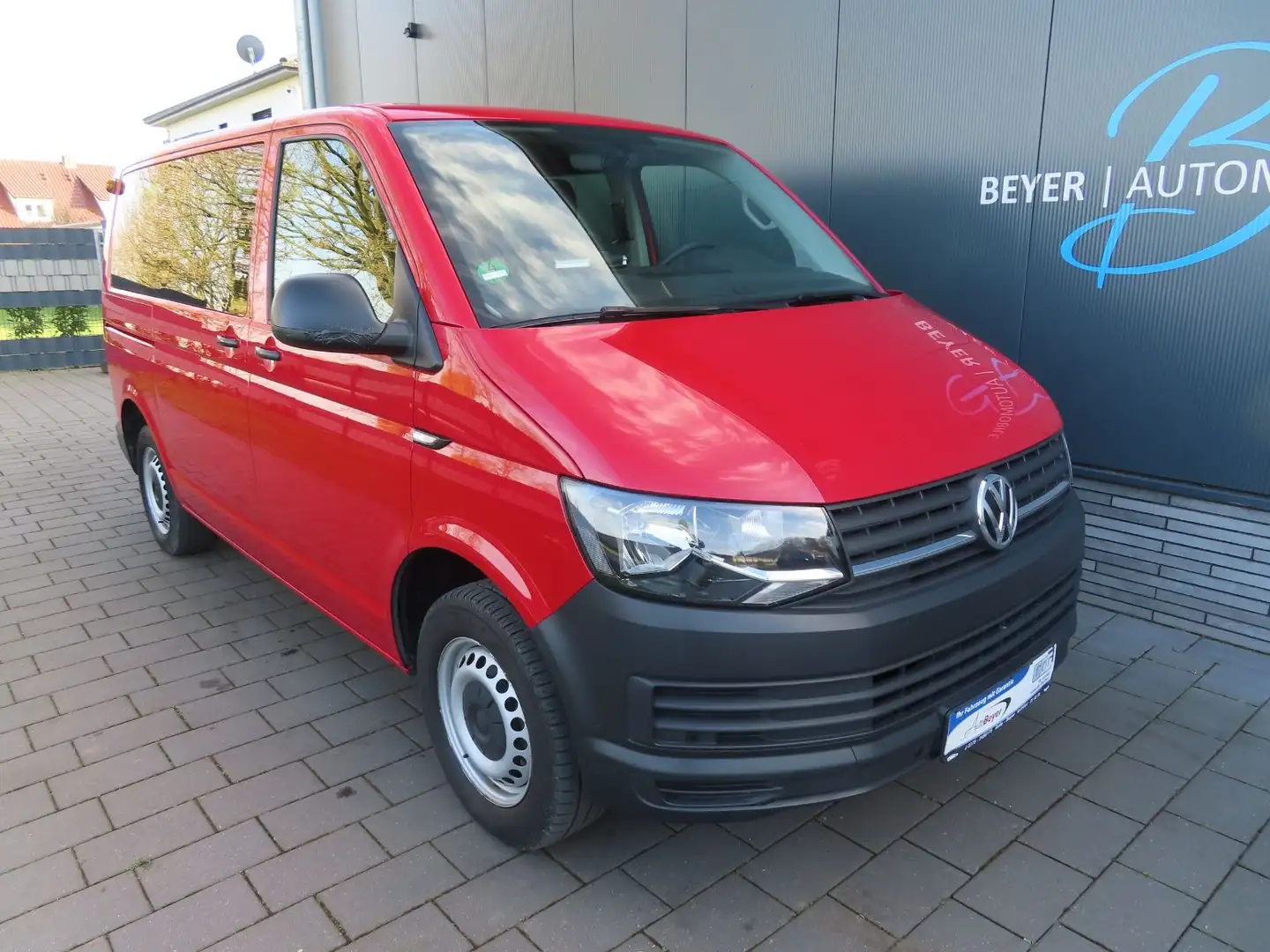 Volkswagen T6 Transp. 2,0TDI Kombi  Klima PDC 1.Hd  9.Sitze Rouge - 1