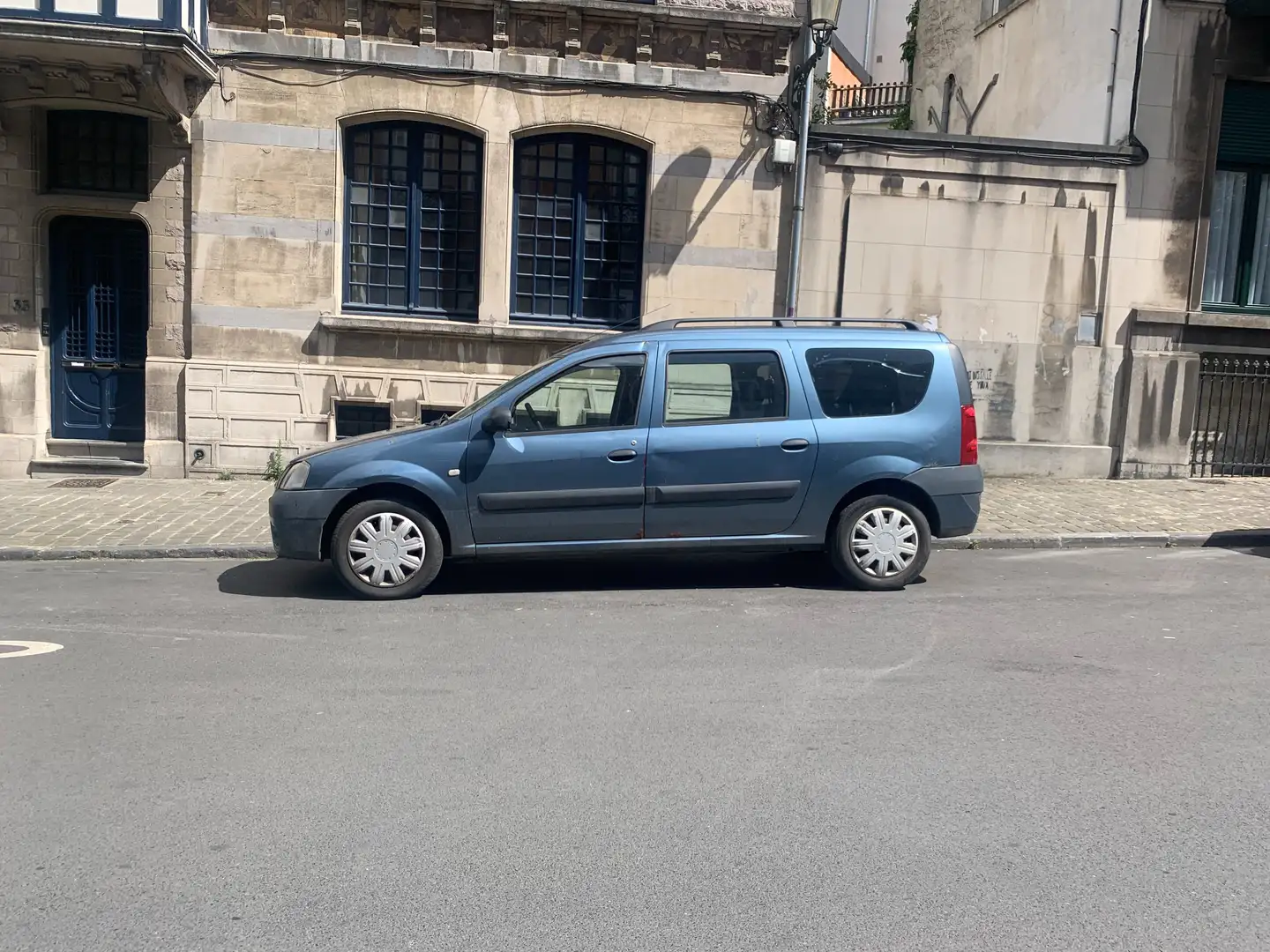 Dacia Logan Logan MCV 1.6i 16v Laureate 5pl. Bleu - 2