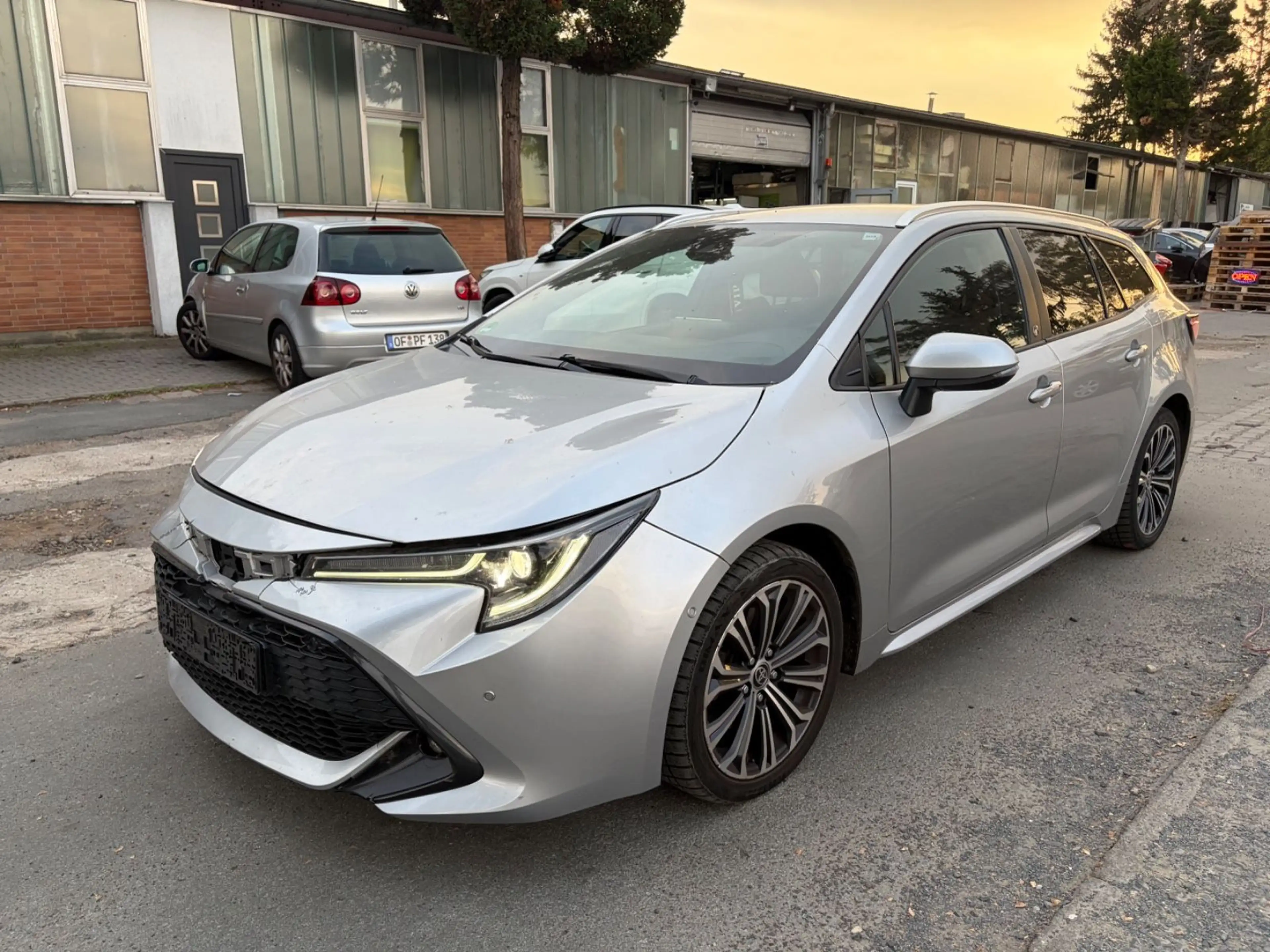 Toyota Corolla 2,0 Hybrid Team Deutsch Touring Sports — photo 2