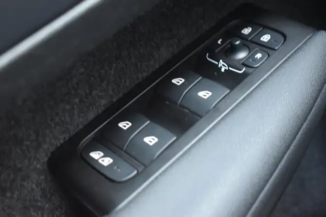 Volvo XC40 view 27