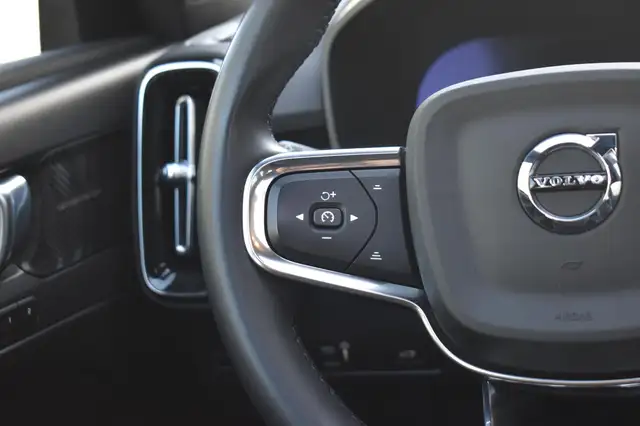 Volvo XC40 view 18