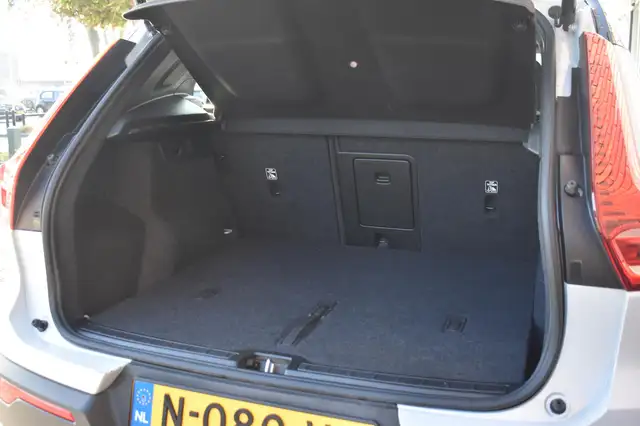 Volvo XC40 view 10