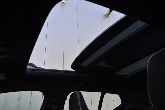 Volvo XC40 view 8