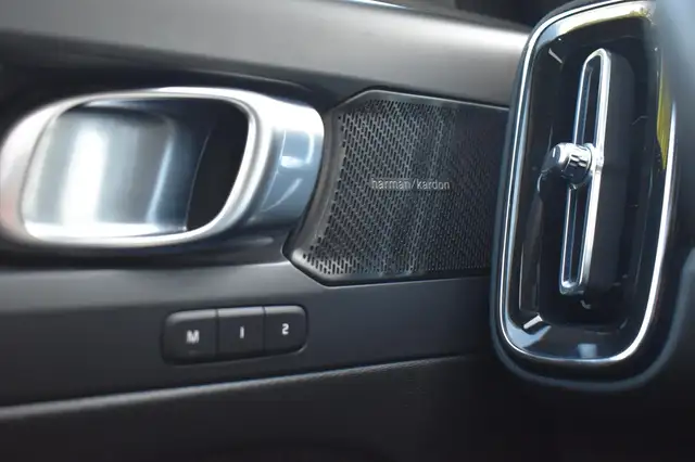 Volvo XC40 view 26