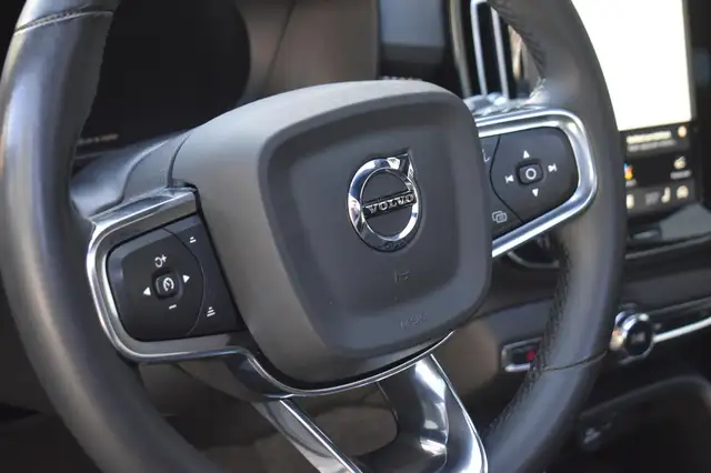 Volvo XC40 view 7