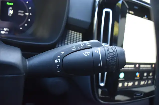 Volvo XC40 view 24