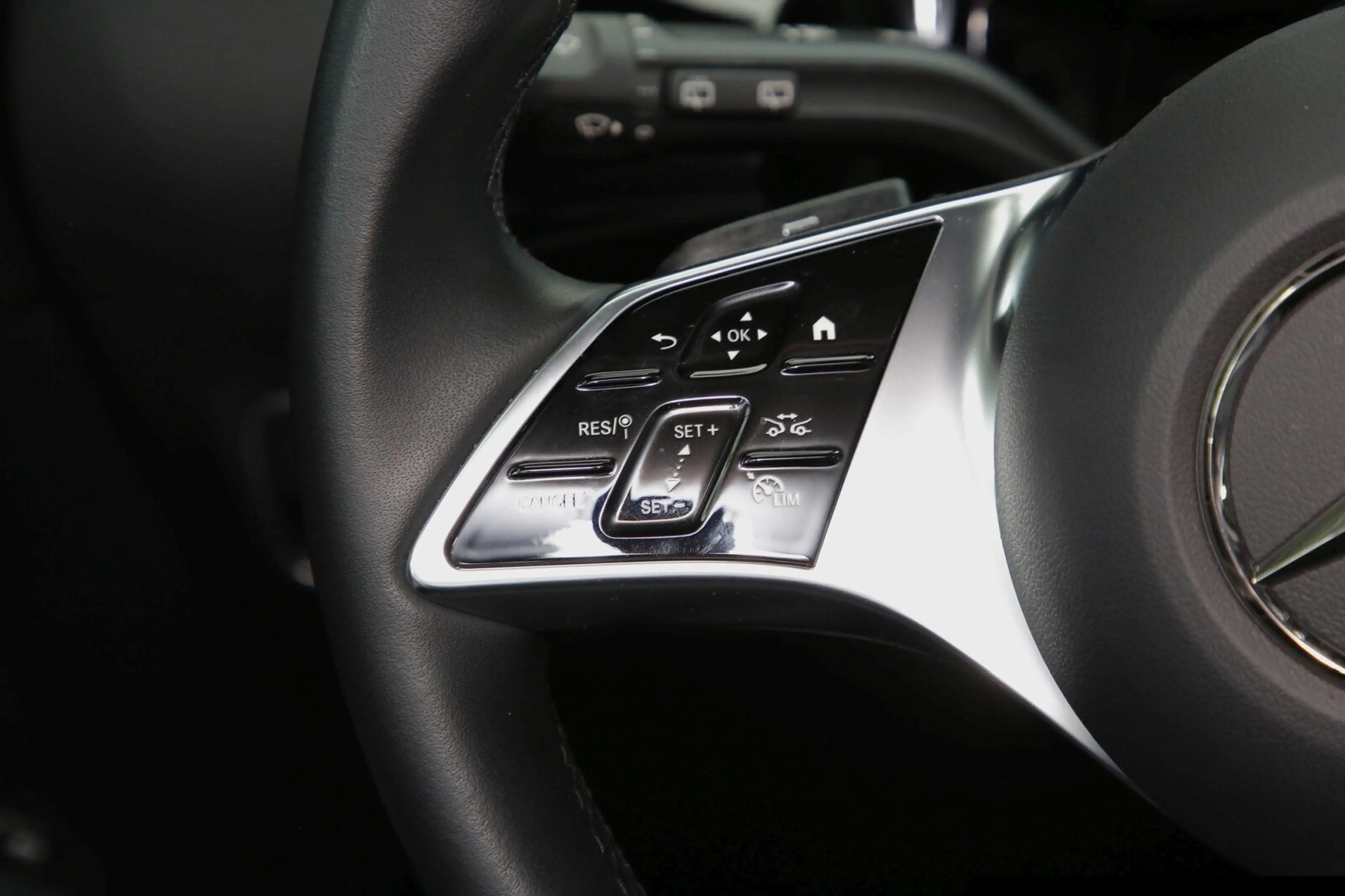 Mercedes-Benz GLA 180 GLA 180 Totw./LED/RÜ-KA/AHK/Dynamic Select — photo 14