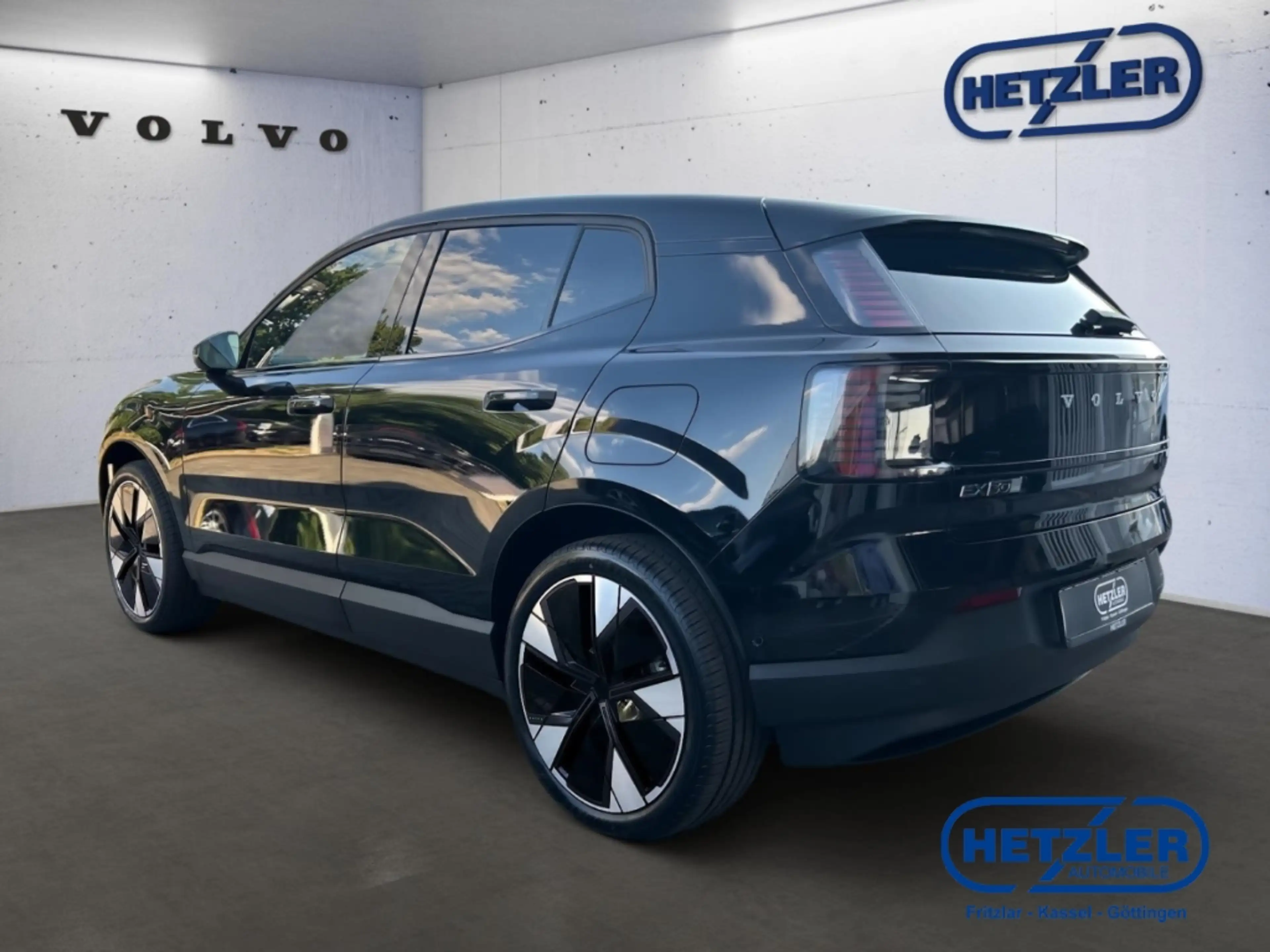 Volvo EX30 Single Extended Range RWD Ultra Panorama Memory Si — photo 4