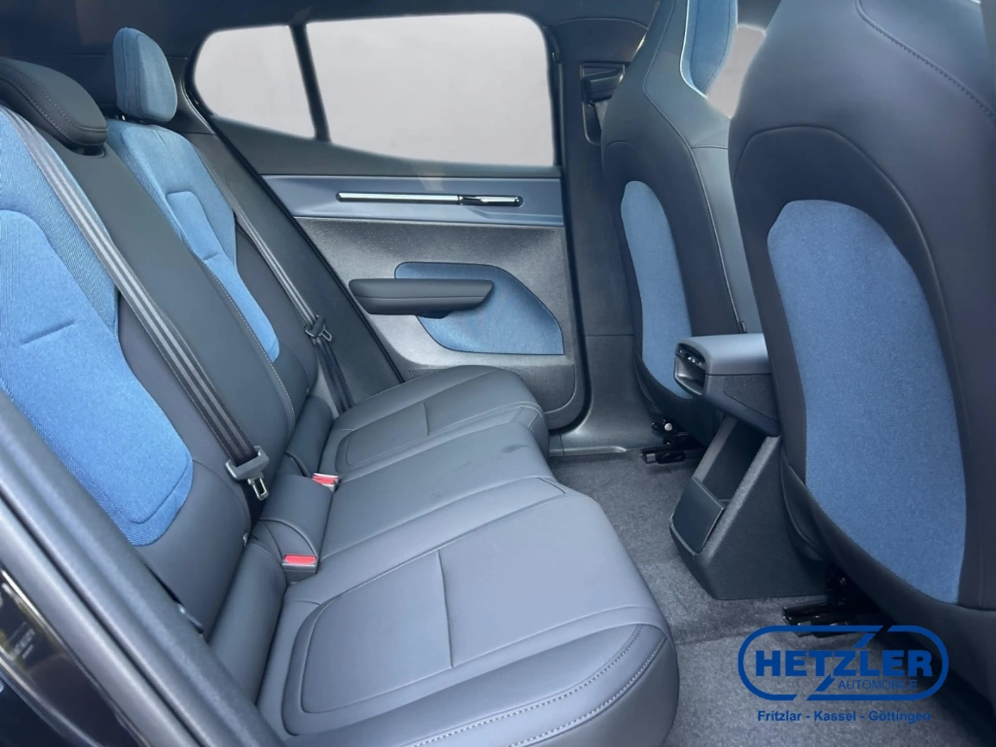 Volvo EX30 Single Extended Range RWD Ultra Panorama Memory Si — photo 13