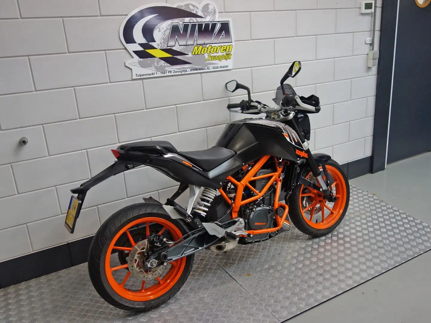KTM 390 Duke ABS Oranje - 2