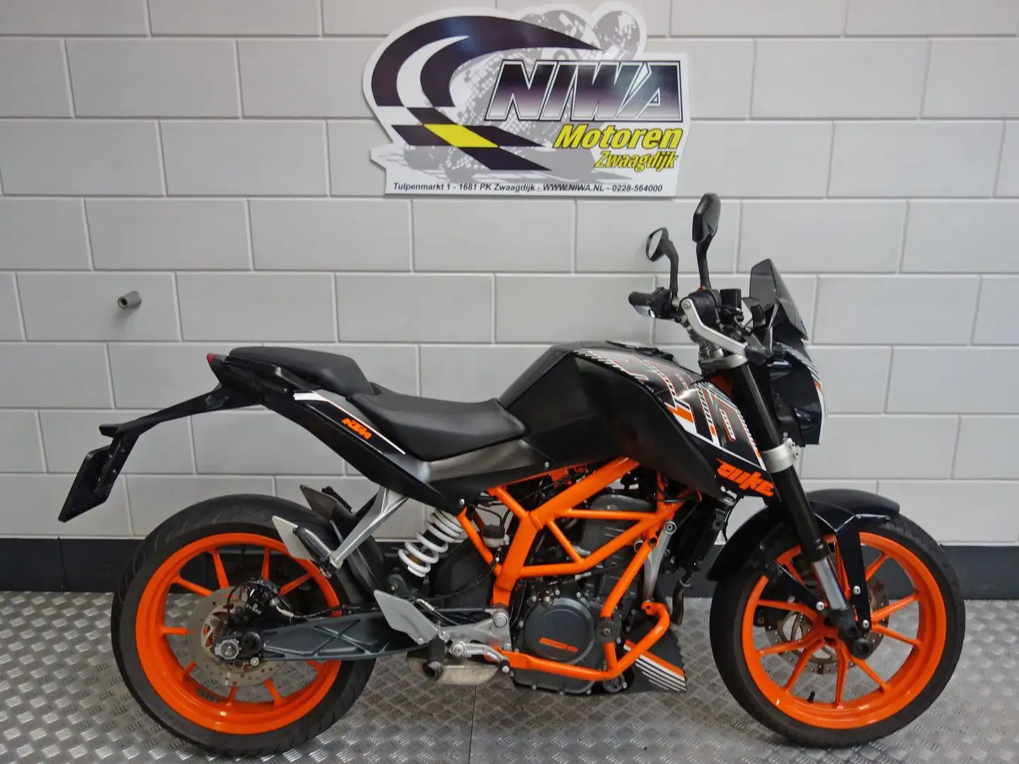 KTM 390 Duke ABS Oranje - 1