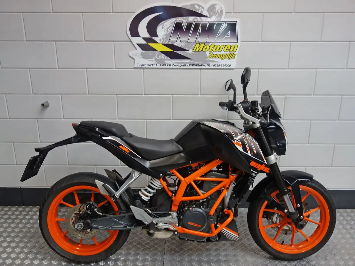 KTM 390 Duke ABS Oranžová - 1