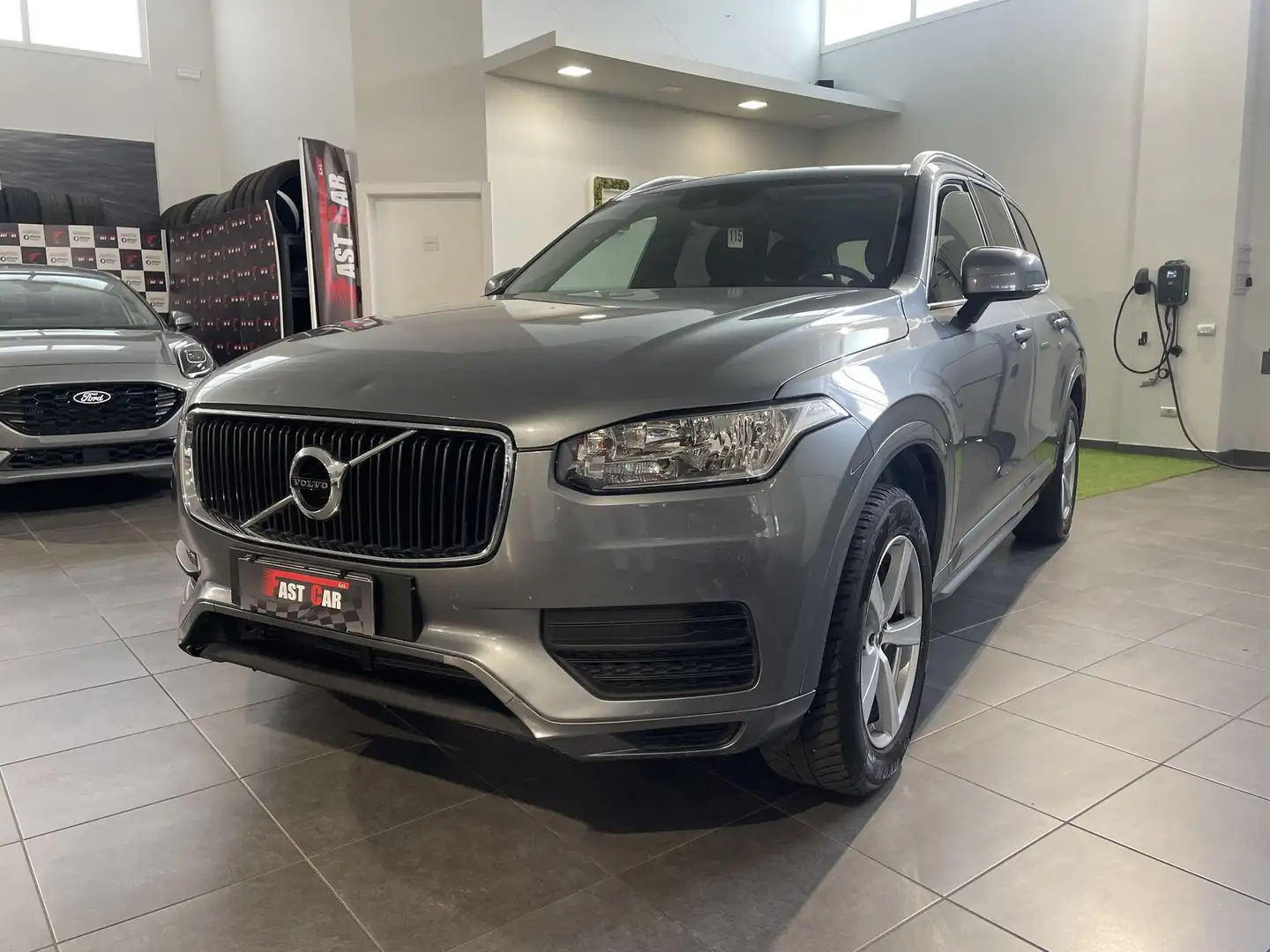 Volvo XC90 D4 Geartronic 7 posti Kinetic Grigio - 1