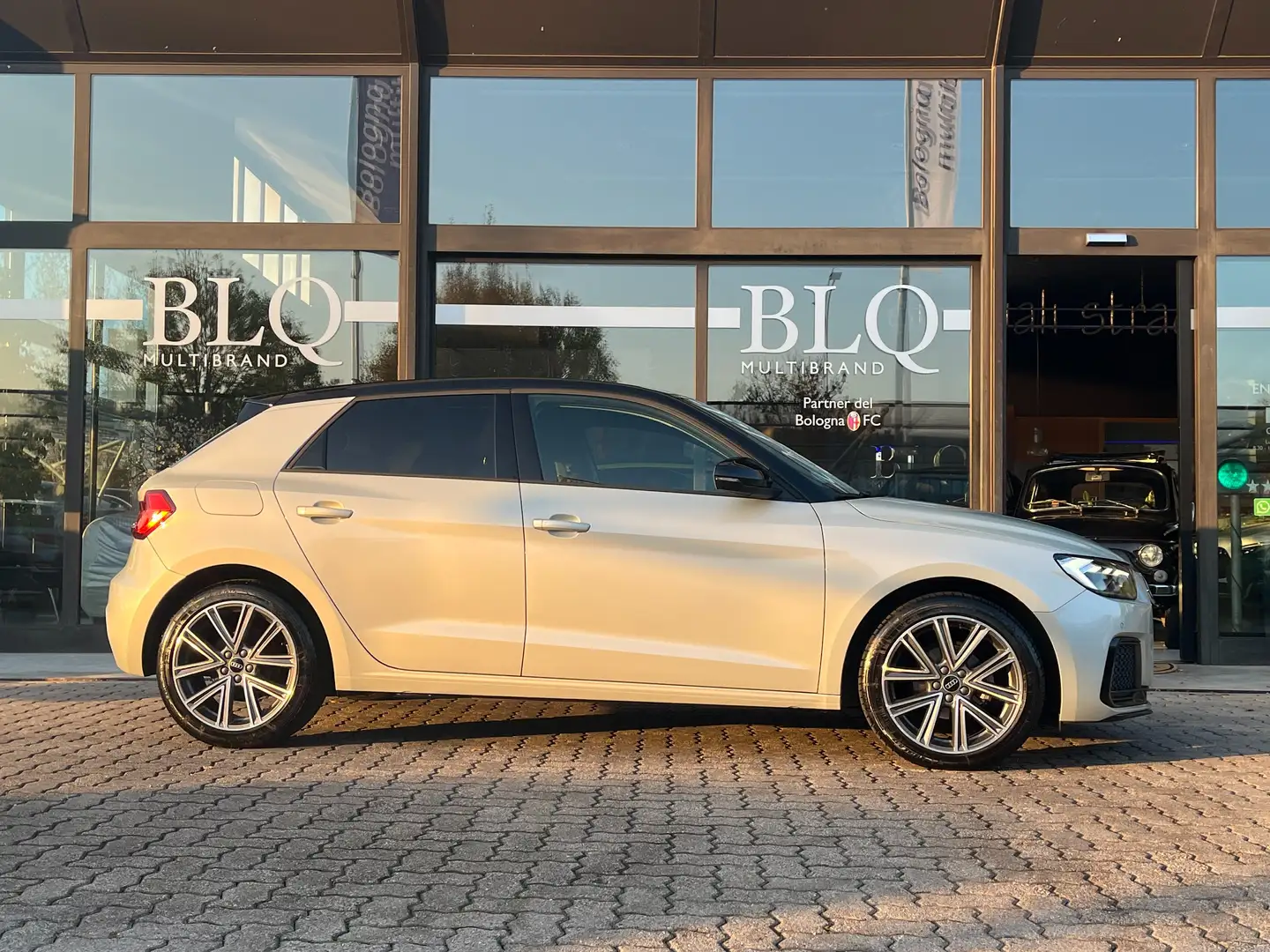 Audi A1 Sportback 1.0 tfsi Admired Advanced s-tronic Argento - 1