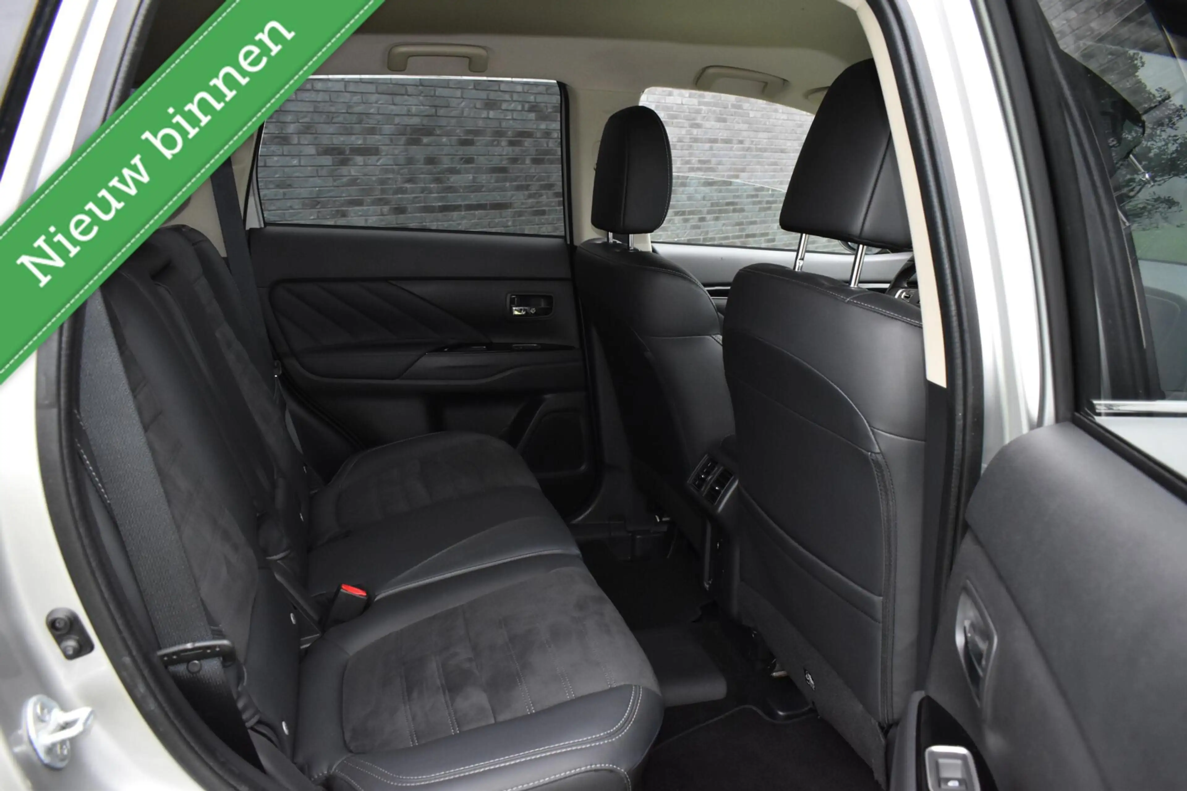 Mitsubishi Outlander 2.4 PHEV Plug in CAMERA/ANDROID CARPLAY/PDC/HALF L — photo 17
