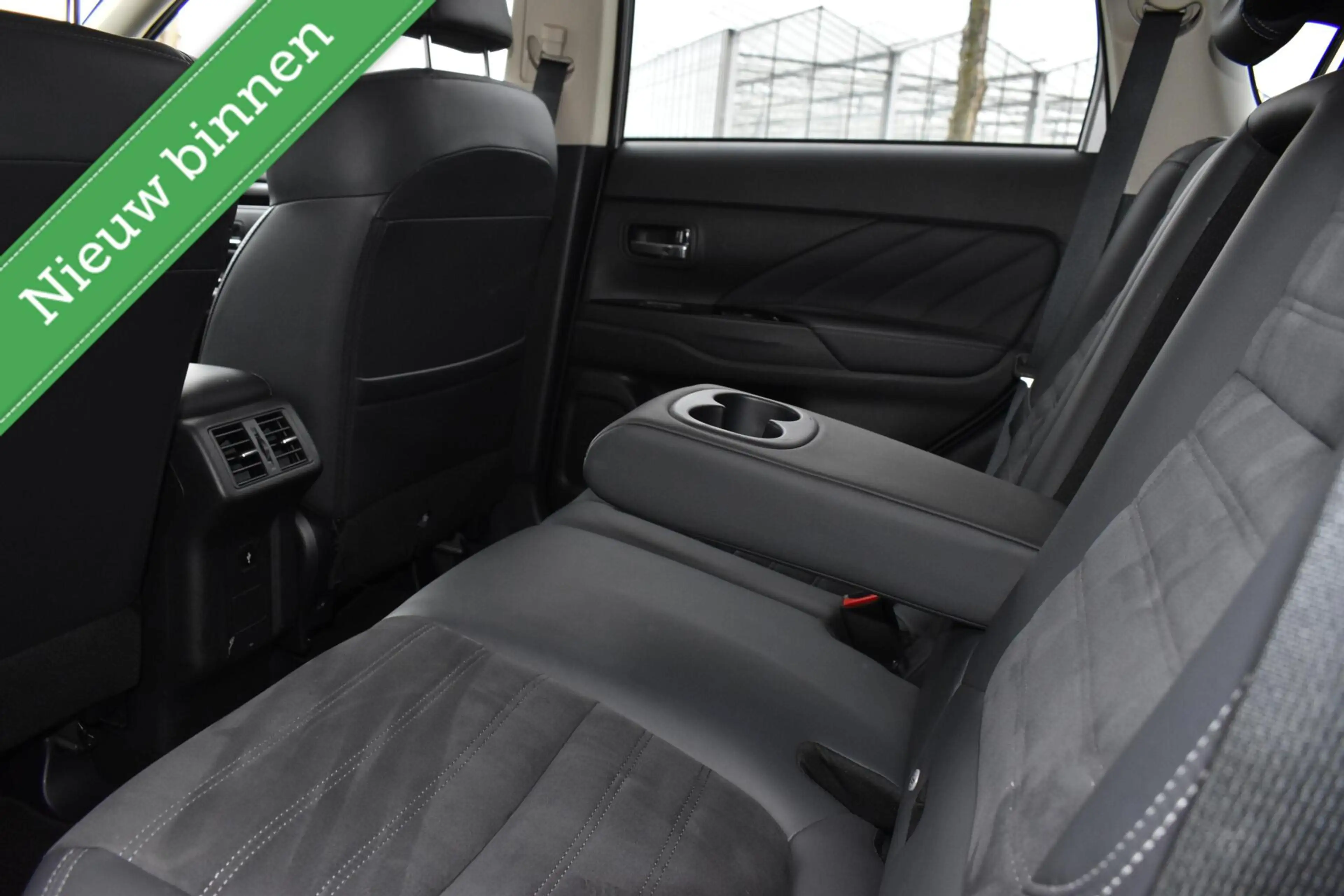 Mitsubishi Outlander 2.4 PHEV Plug in CAMERA/ANDROID CARPLAY/PDC/HALF L — photo 16