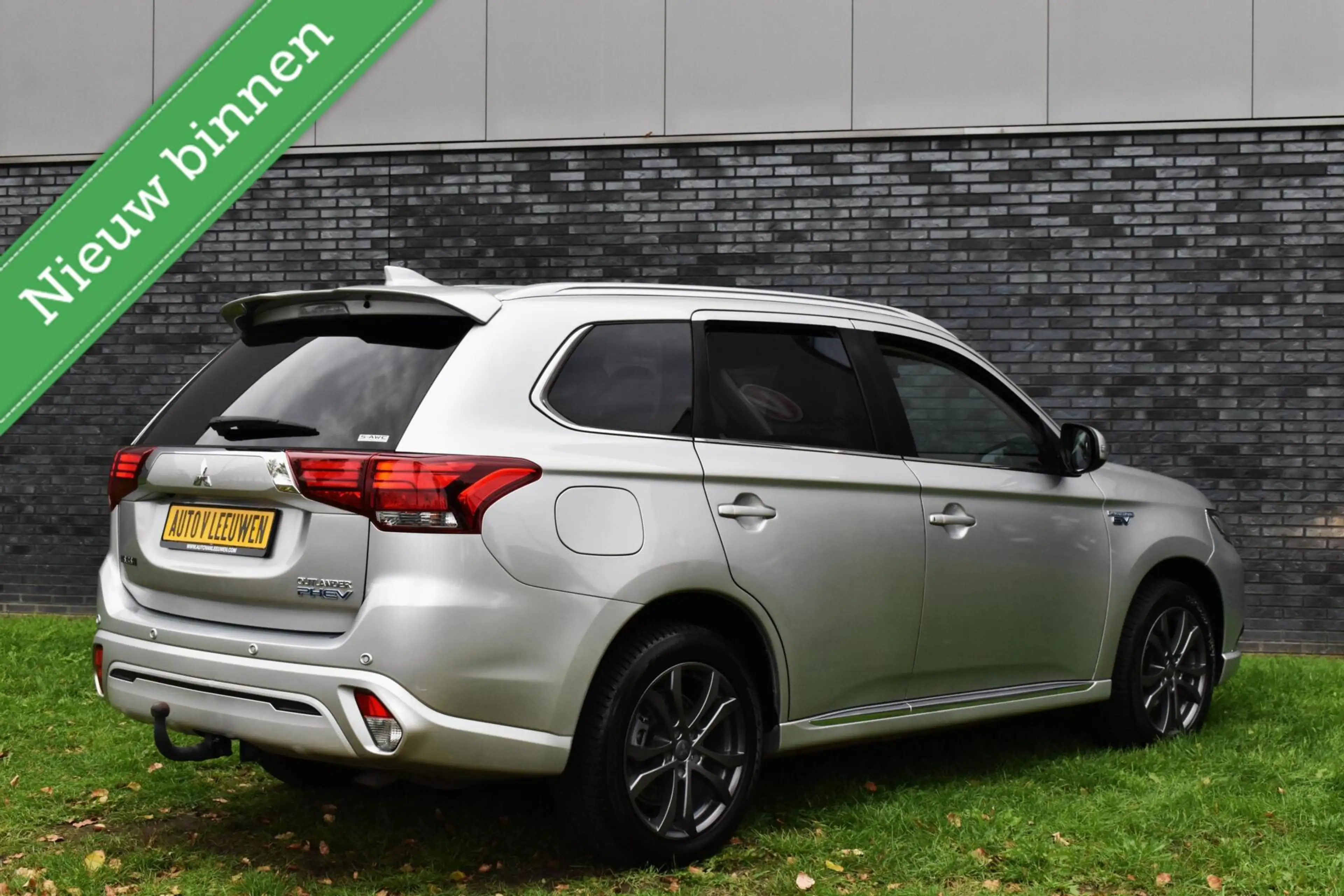 Mitsubishi Outlander 2.4 PHEV Plug in CAMERA/ANDROID CARPLAY/PDC/HALF L — photo 25