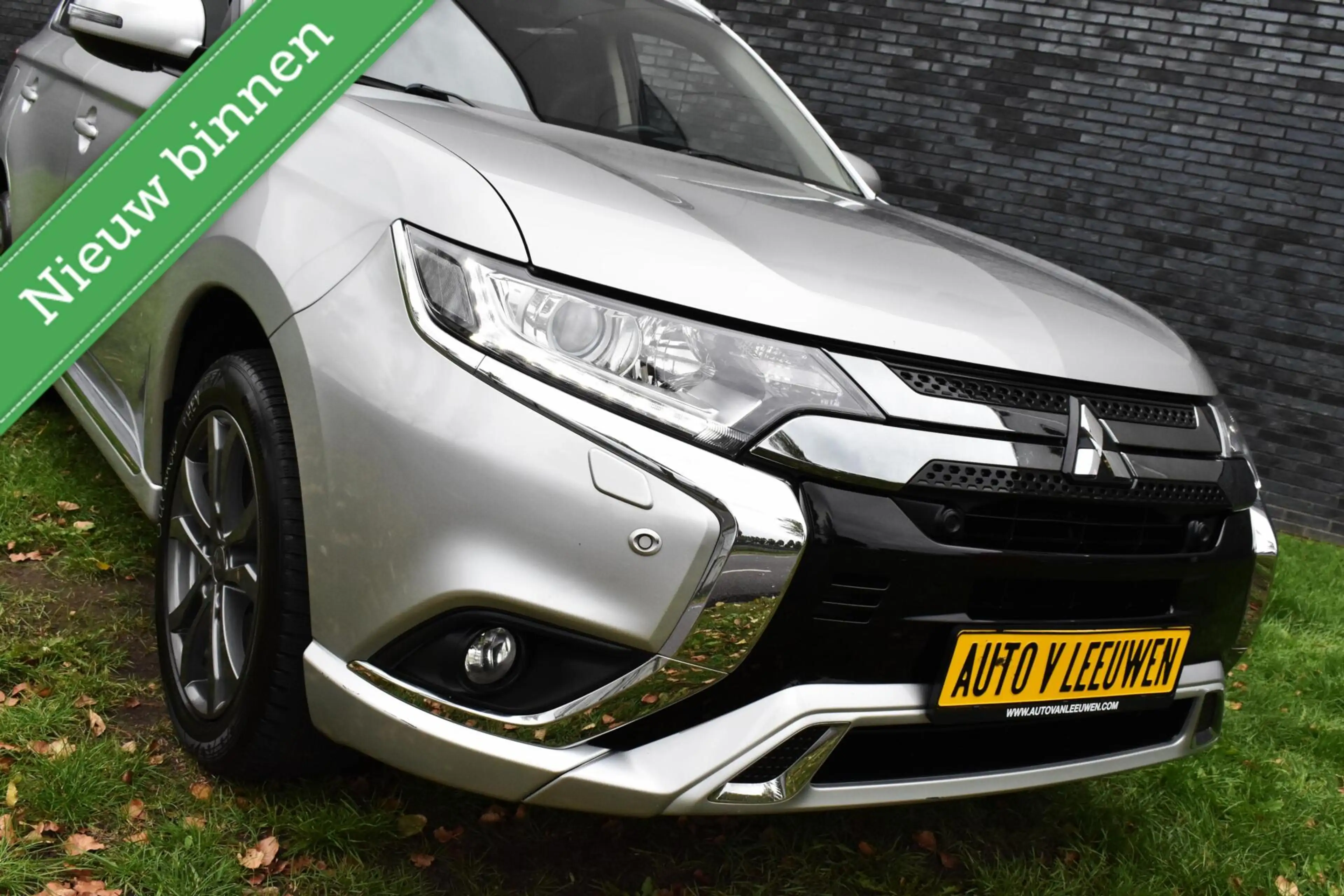 Mitsubishi Outlander 2.4 PHEV Plug in CAMERA/ANDROID CARPLAY/PDC/HALF L — photo 29