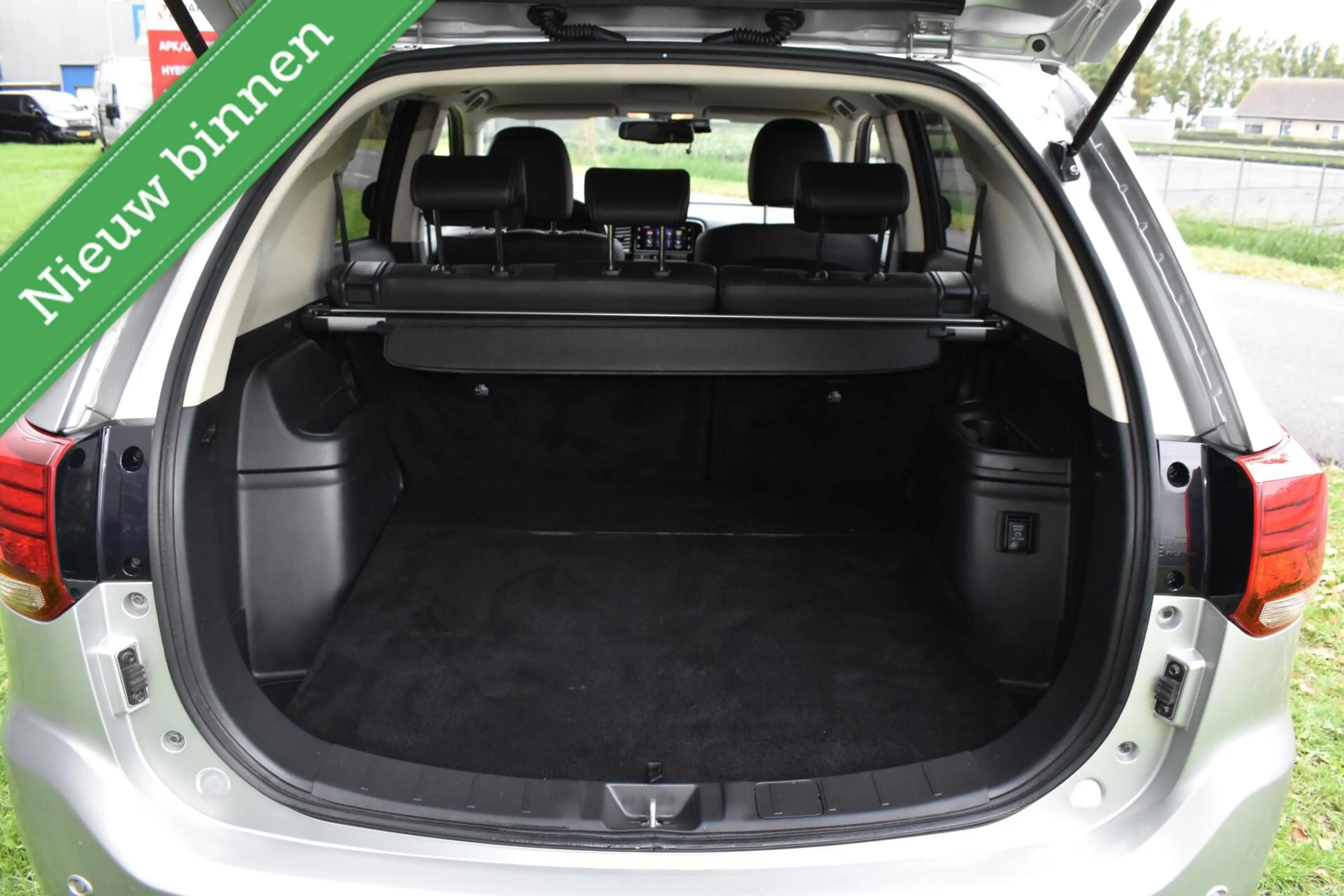 Mitsubishi Outlander 2.4 PHEV Plug in CAMERA/ANDROID CARPLAY/PDC/HALF L — photo 18