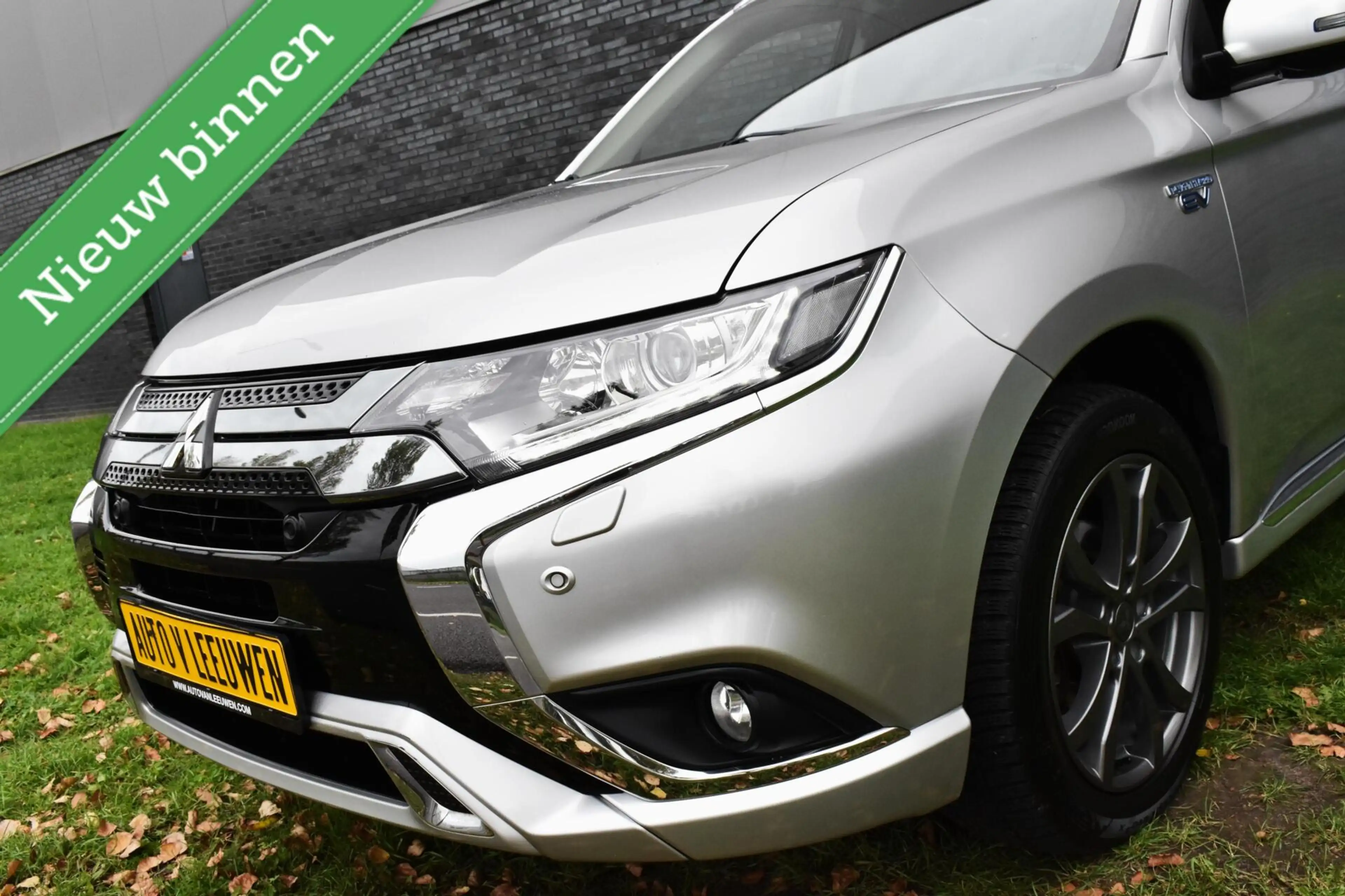 Mitsubishi Outlander 2.4 PHEV Plug in CAMERA/ANDROID CARPLAY/PDC/HALF L — photo 26