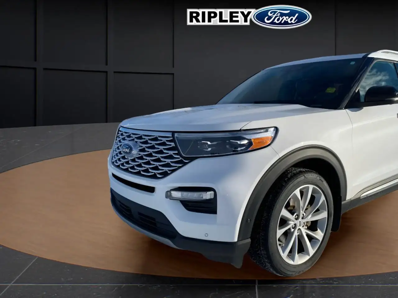 Ford Explorer photo Ford Explorer