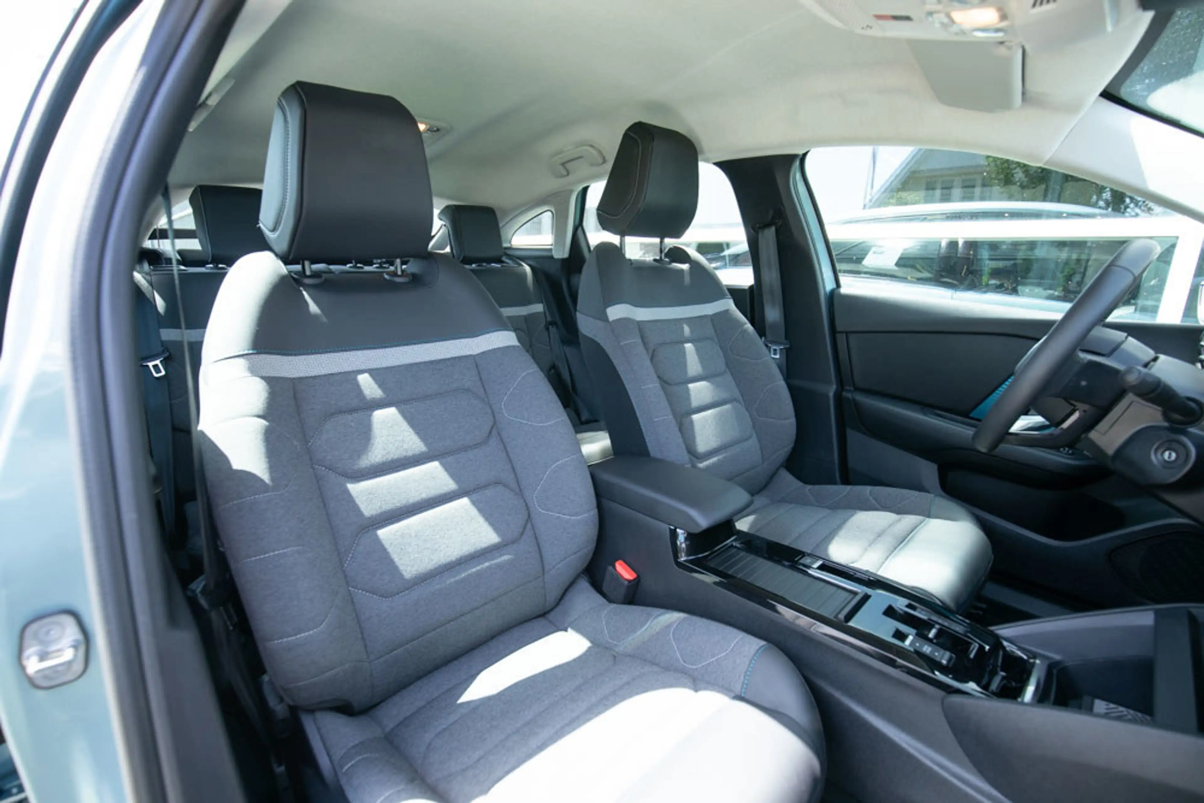 Citroen E-C4 Electric Feel 50 kWh Camera | Sensoren — photo 8