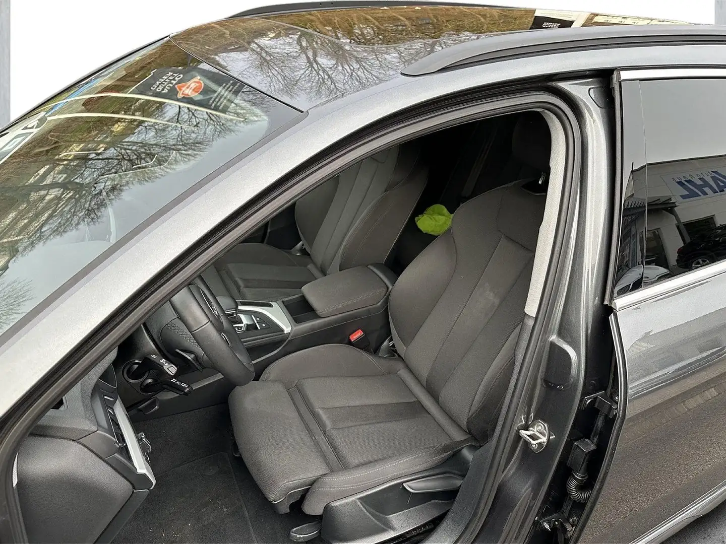 Audi A4 40 2,0 TDI AVANT S LINE*NAVI*AHK*PANORAMA-DACH*LED Gris - 2