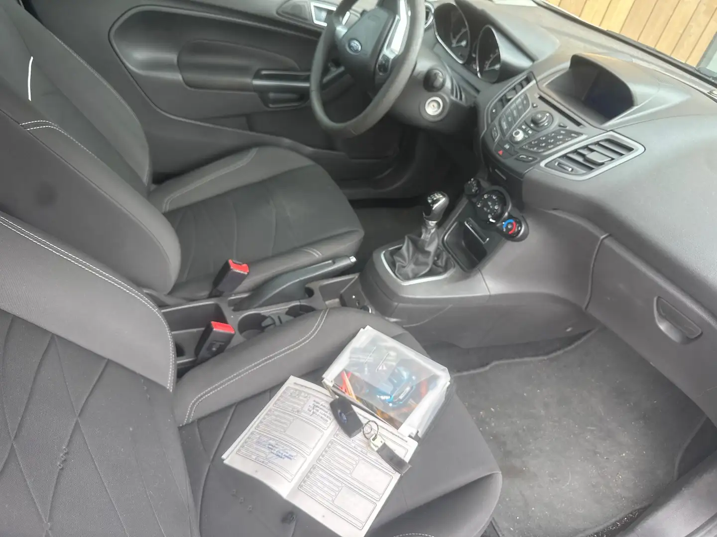 Ford Fiesta 1.0 Style Gris - 2