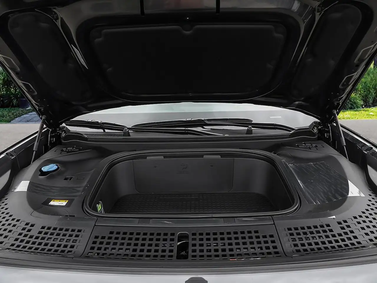 Hyundai IONIQ 9 снимка Hyundai IONIQ 9