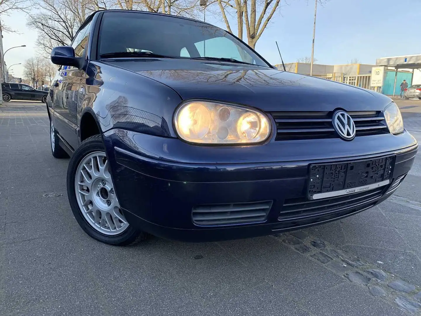 Volkswagen Golf Cabriolet Blau - 2