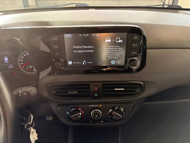Hyundai i10 view 11