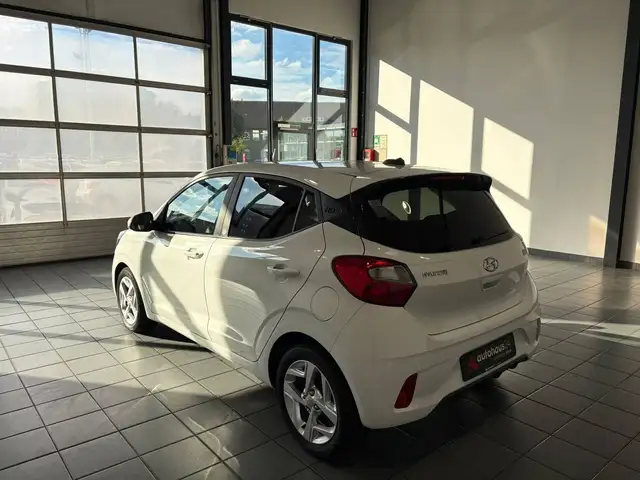 Hyundai i10 view 4