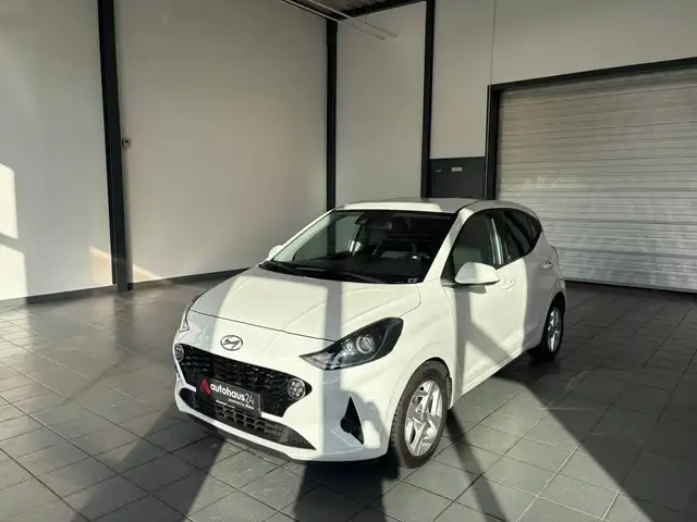 Hyundai i10 view 3