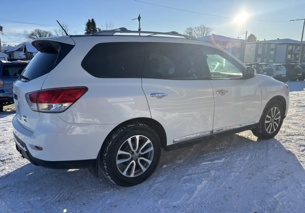 Nissan Pathfinder снимка Nissan Pathfinder