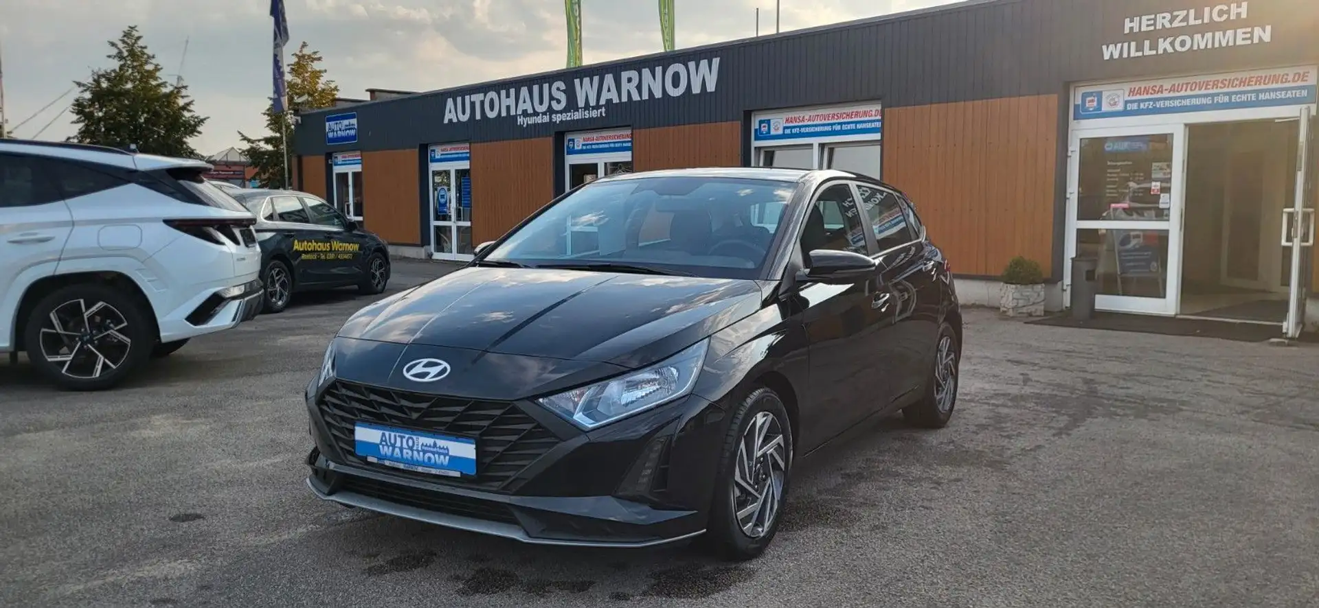 Hyundai i20 1.2 Essential Navi über App Schwarz - 1